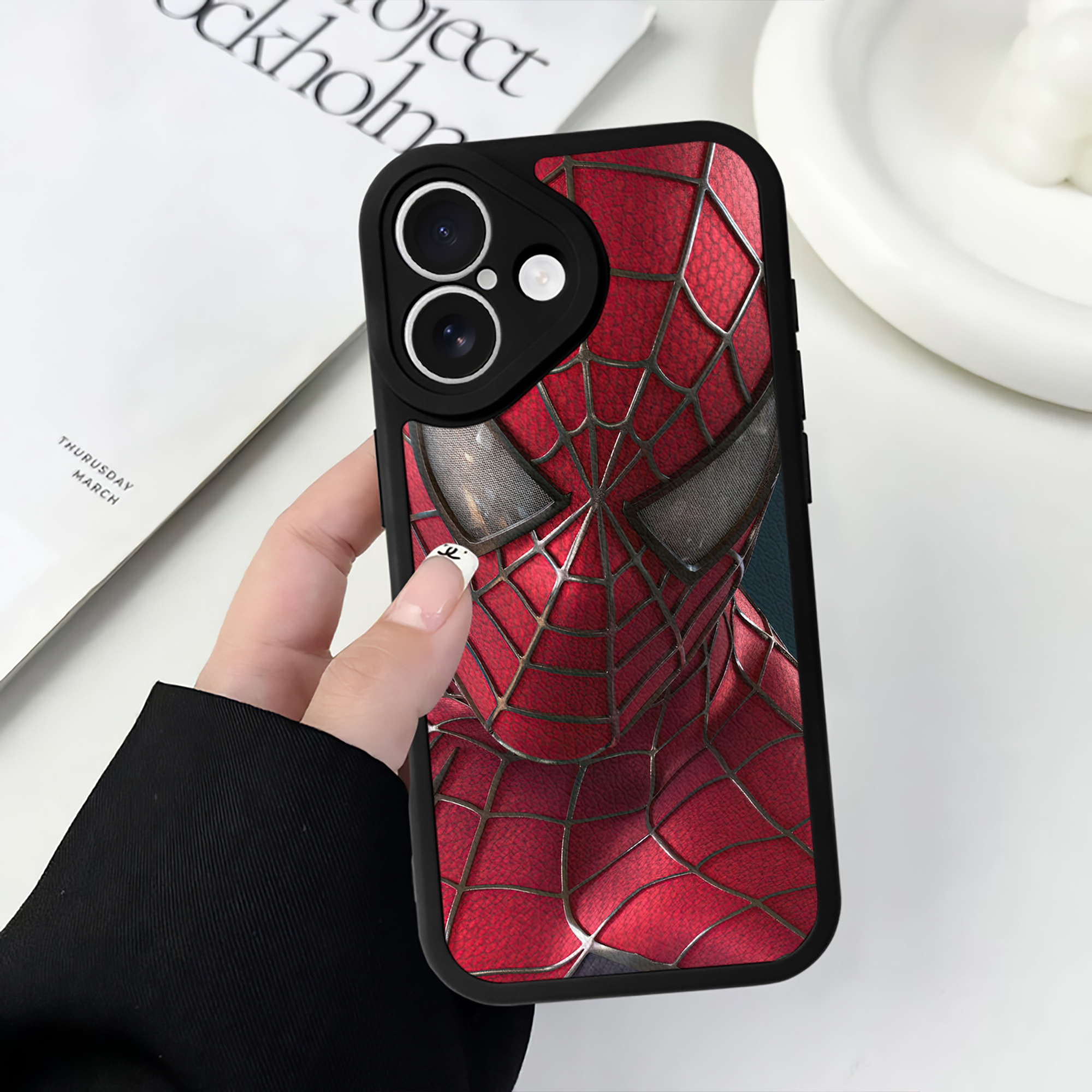 （画像用） Spider Man スパイダーマン 【iPhone 16シリーズ対応】シリコンスマホケース（レザー調） 材質：シリコン